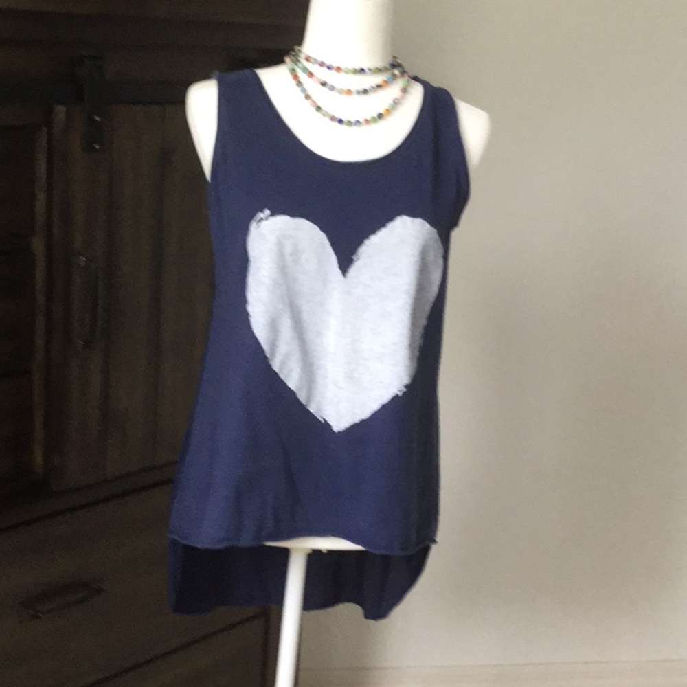 Heart print navy T-shirt with chiffon back